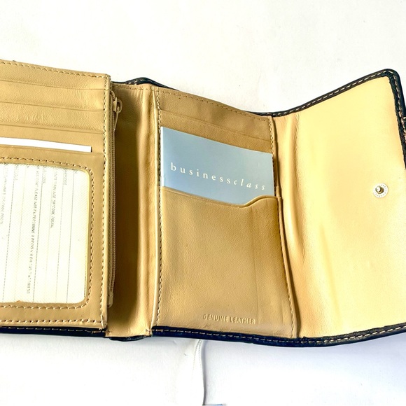 Liz Claiborne Genuine Leather Black Tri-Fold Ladies Wallet New With Tags - Picture 5 of 9